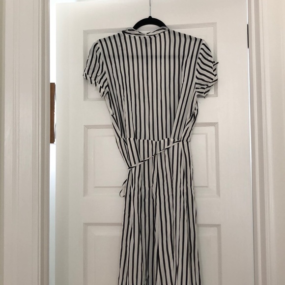 Black and white striped maxi wrap dress - Picture 4 of 5